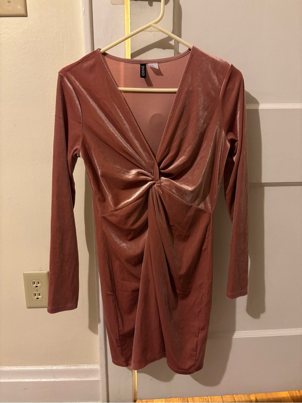 H&M Pink Velvet Long sleeve Dress